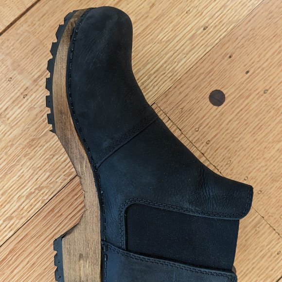 Lotta's/Sanita Jo clog booties in black soft oil leather - Picture 2 of 5